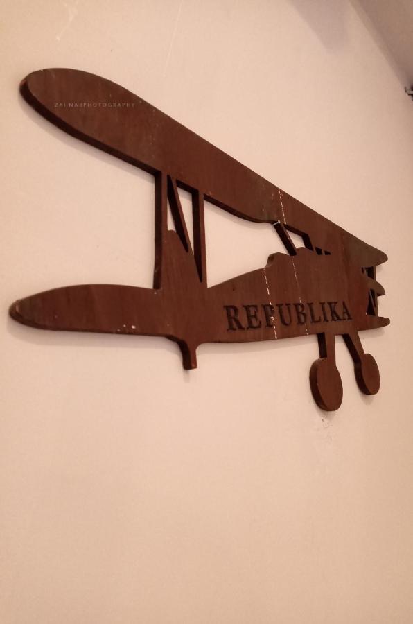 Republika Urban Hotel By Summit Resorts 아보타바드 외부 사진