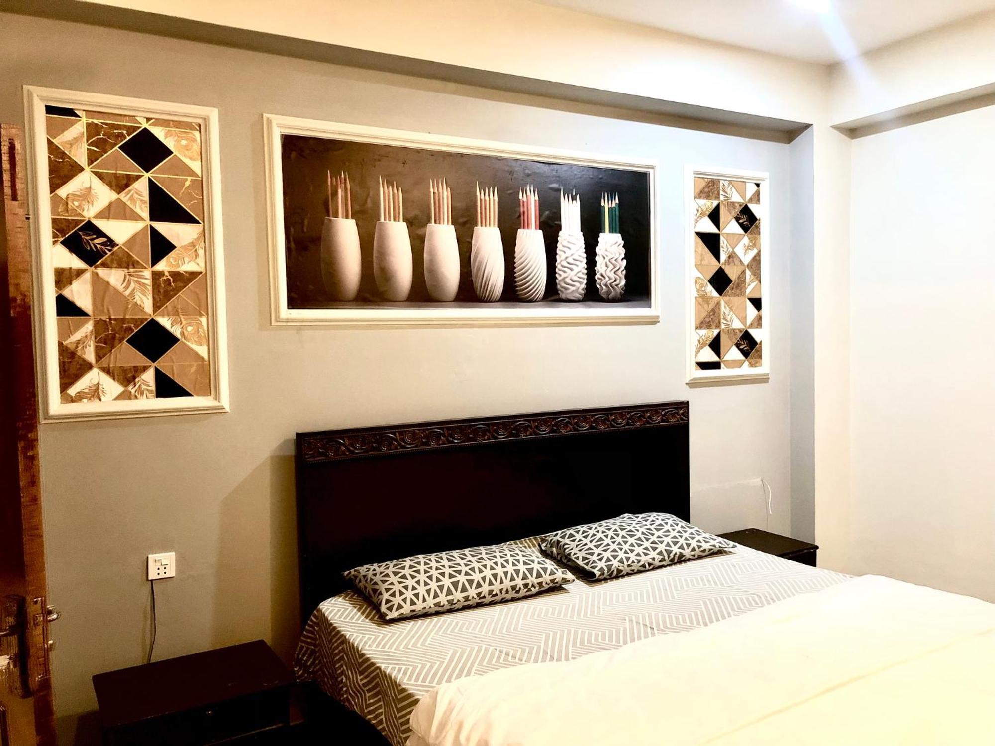 Republika Urban Hotel By Summit Resorts 아보타바드 외부 사진